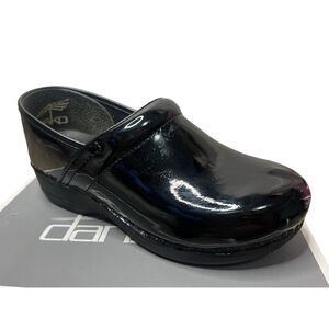 Dansko Women’s 10 XP 2.0 Patent Clogs Black Comfort Shoes